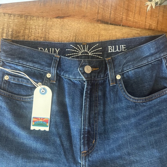 Daily Blue Denim Manya Legacy Wash Straight Leg Denim Jeans NEW AG Goldschmeid - Picture 4 of 8